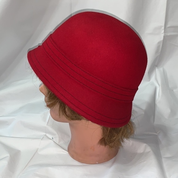 Kate Landry Red Wool Cap 21” - Picture 4 of 7